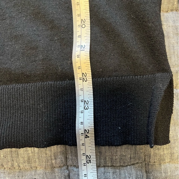 Banana Republic Black Sweater - Picture 4 of 4
